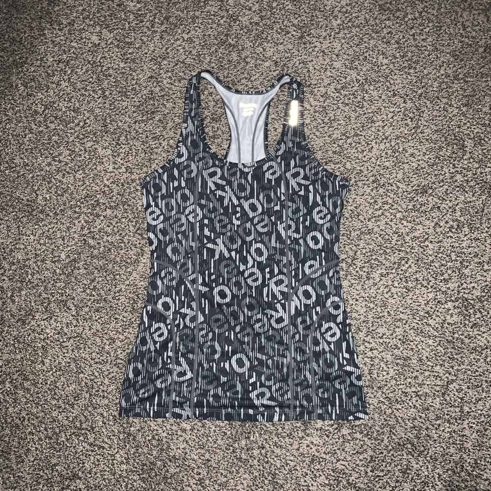 Reebok top